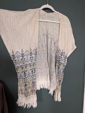 tea n rose Cream Kimono with Blue, Green & Gold Print And Fringe Hem 0032